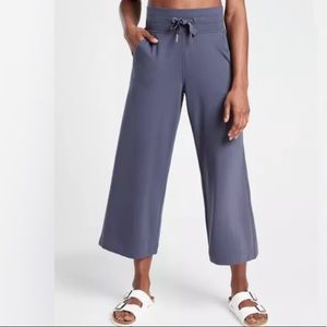 Athlete Balance Wide Leg Crop Size Medium